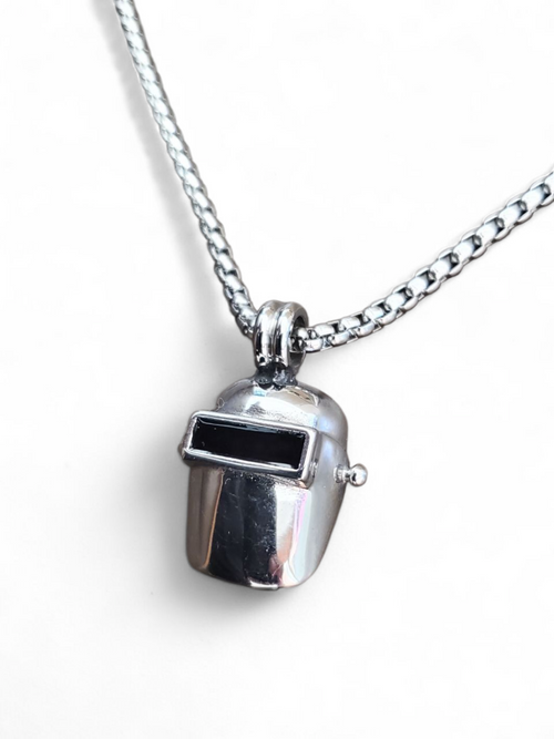THE WELDER PENDANT SET